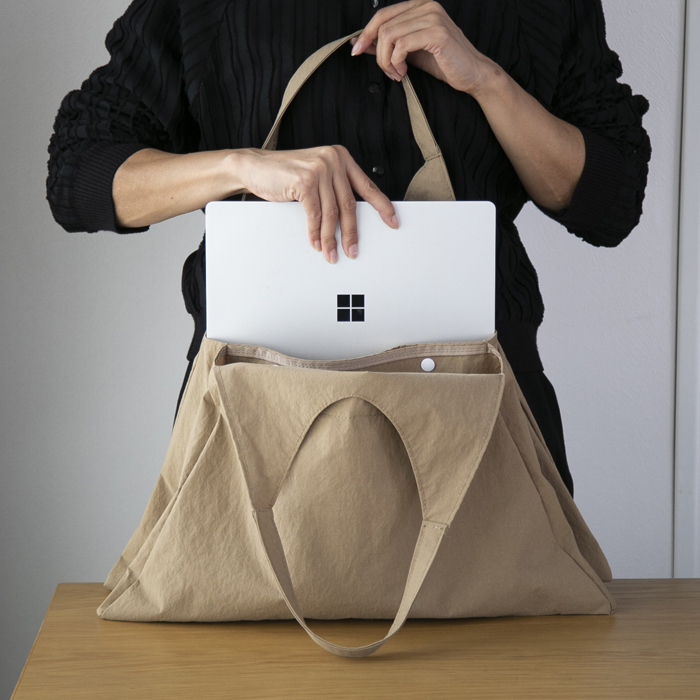 MAISON CANVVAS/3部屋のトートバッグ
