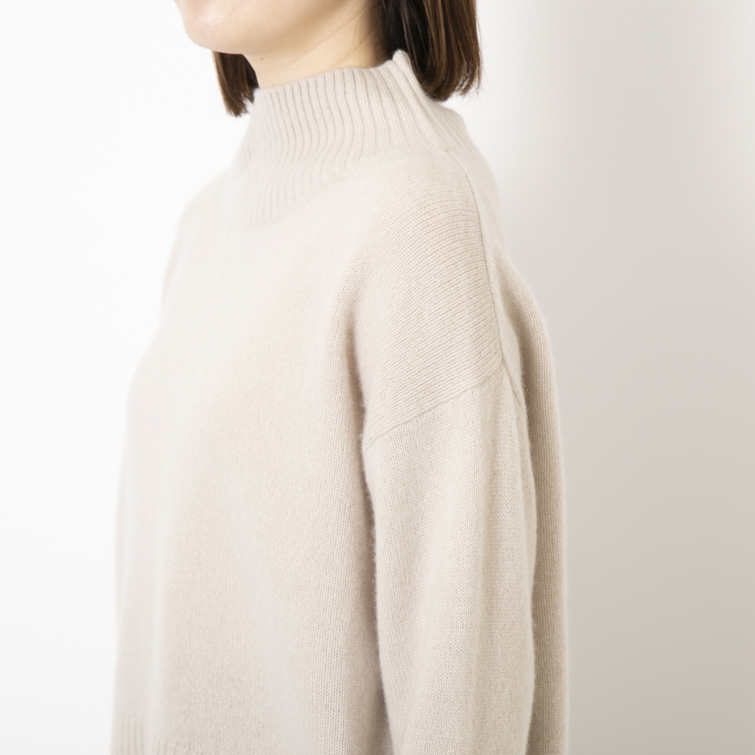 DRESS HERSELF/カシミヤハイネックセーター -デザインもこだわりぬいた、極上な着心地のカシミヤセーター スタイルストア