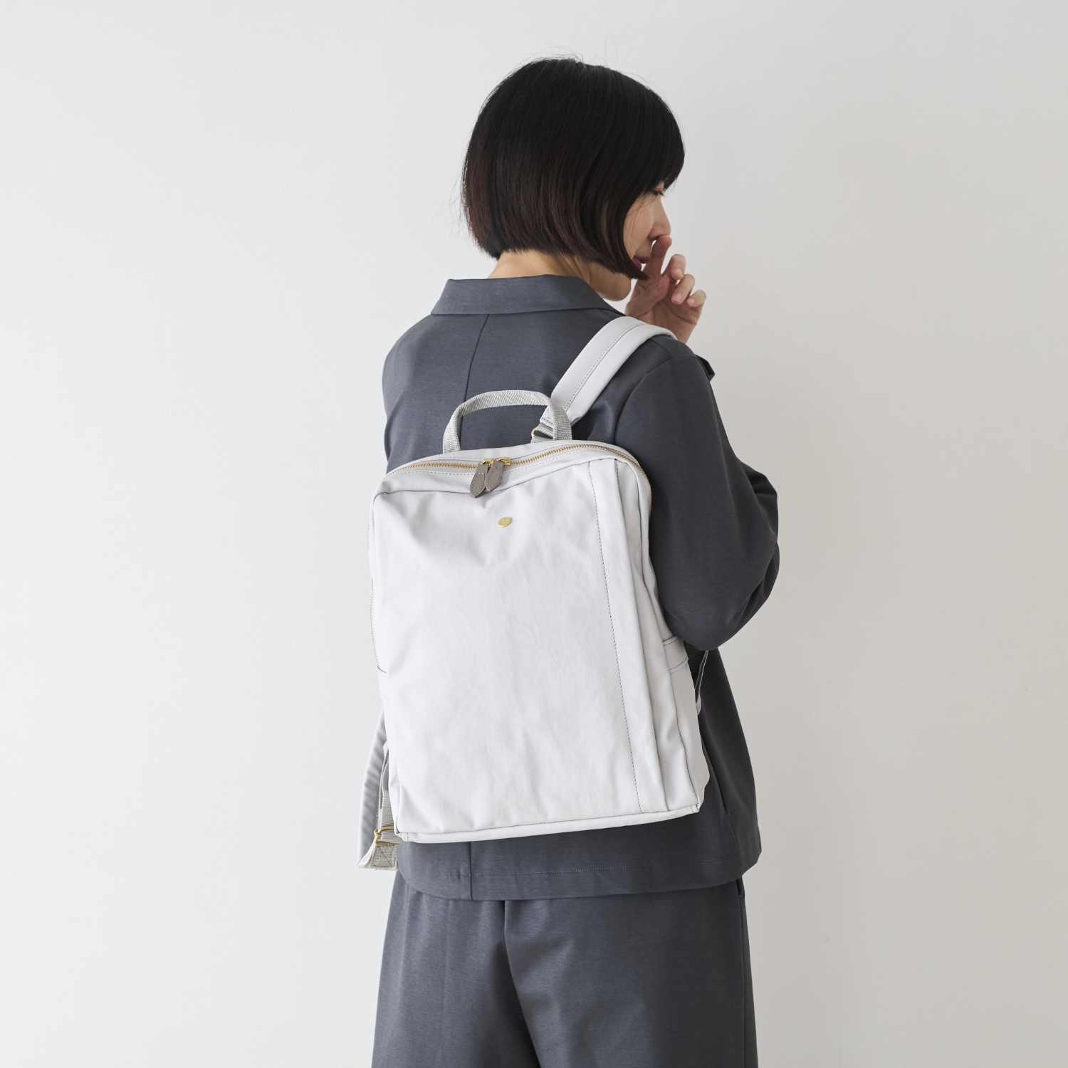 Neutral Gray/ジェーン PCが入る薄型軽量リュック