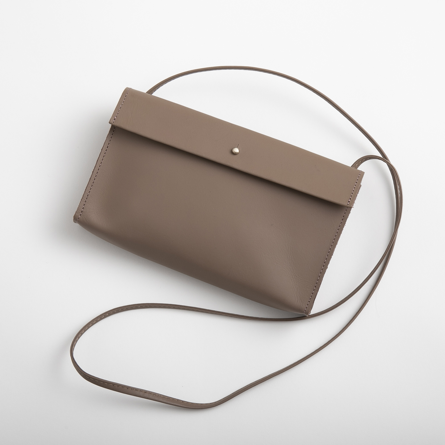 mercredin. /ミニショルダーバッグ enveloppe