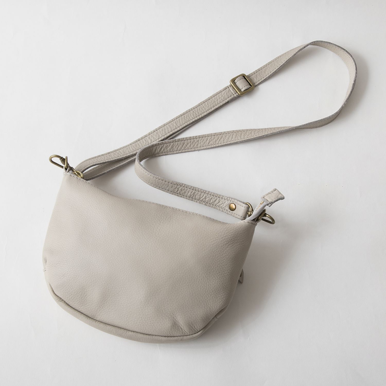 POMTATA/グローブレザーミニショルダーバッグ