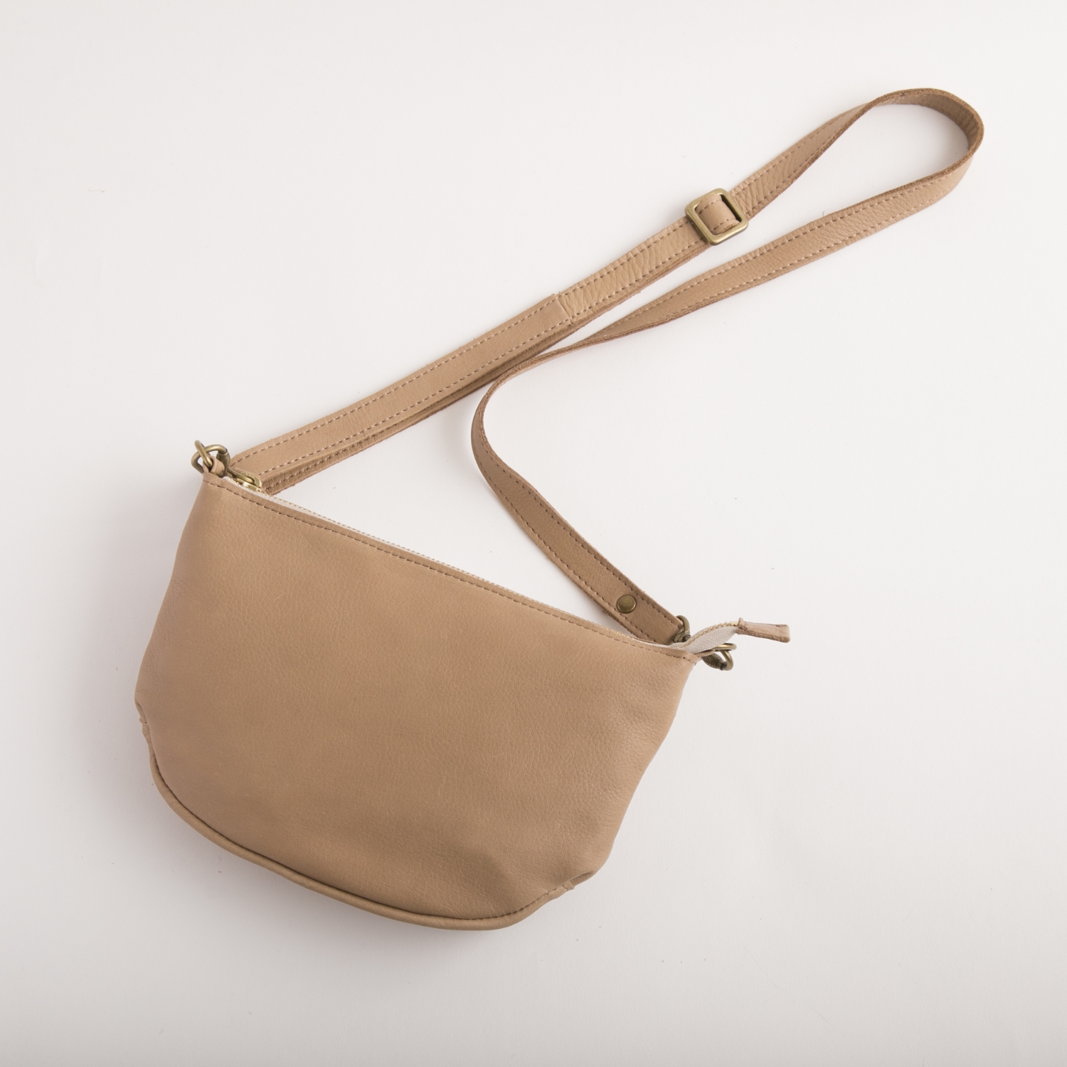 POMTATA/グローブレザーミニショルダーバッグ