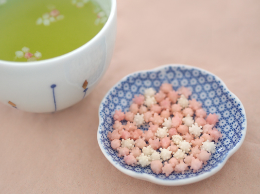 [きょうのおやつ]明治屋ゆかり店の浮き星