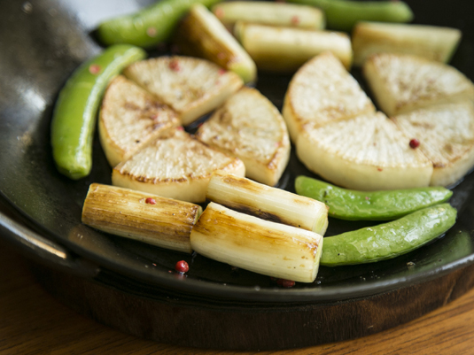 目玉焼きや野菜が絶品に