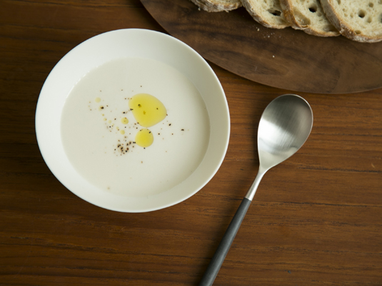 カレーやスープが最高に食べやすいスプーン