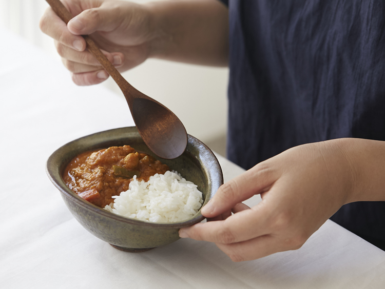 結局これが使いやすい！カレーもおかずも盛りやすい器