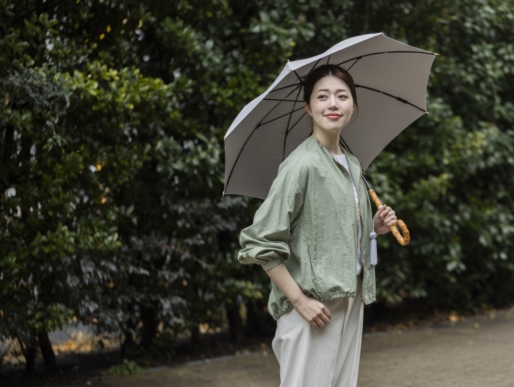 雨や寒暖差に強いから旅のお供にも！軽くてシワになりにくい撥水ブルゾン