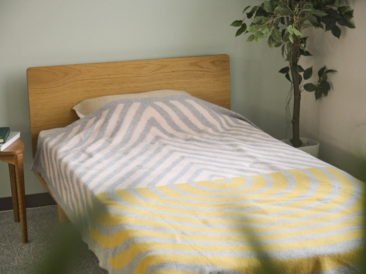 ミナ ペルホネンデザインの新作ウールブランケットが入荷しました