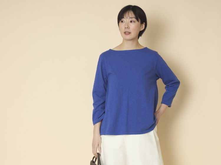 永遠の定番カットソーで気分転換を