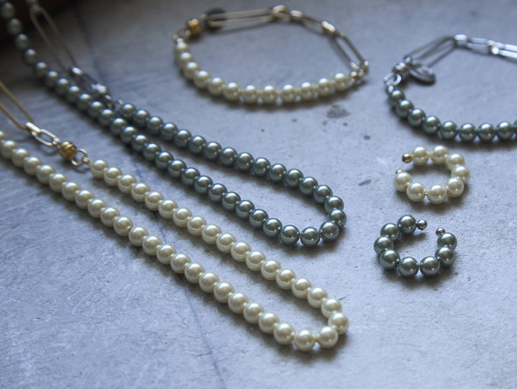 オケージョンにも普段にも使える大人女性がつけたいアクセサリー5選