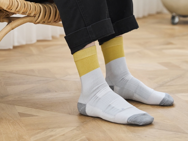高いサポート力とクッション性で、立ち仕事を支える靴下