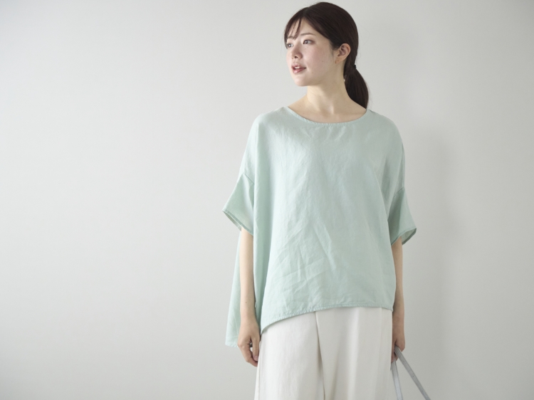 暑がりバイヤーがTシャツがわりに愛用する、風が通る服