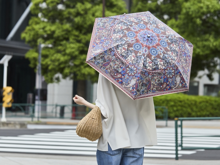 暑さと紫外線から身体を守る夏の必需品「日傘」おすすめ5選
