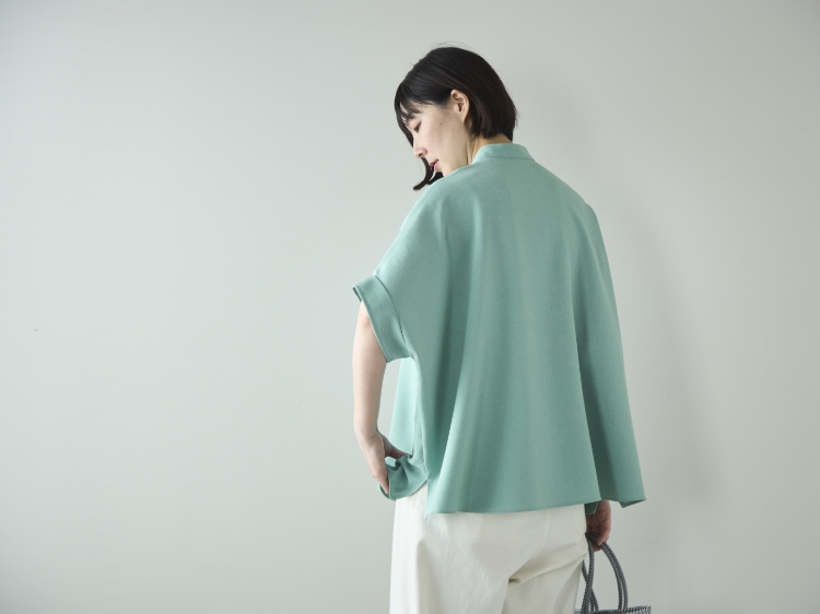 撮影日に実感する、比翼ブラウスが人気の理由